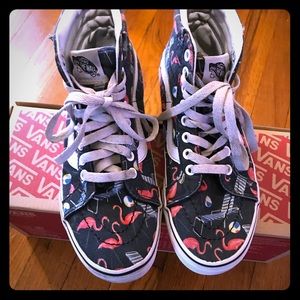 Vans with flamingos, beach chairs & beach balls!
